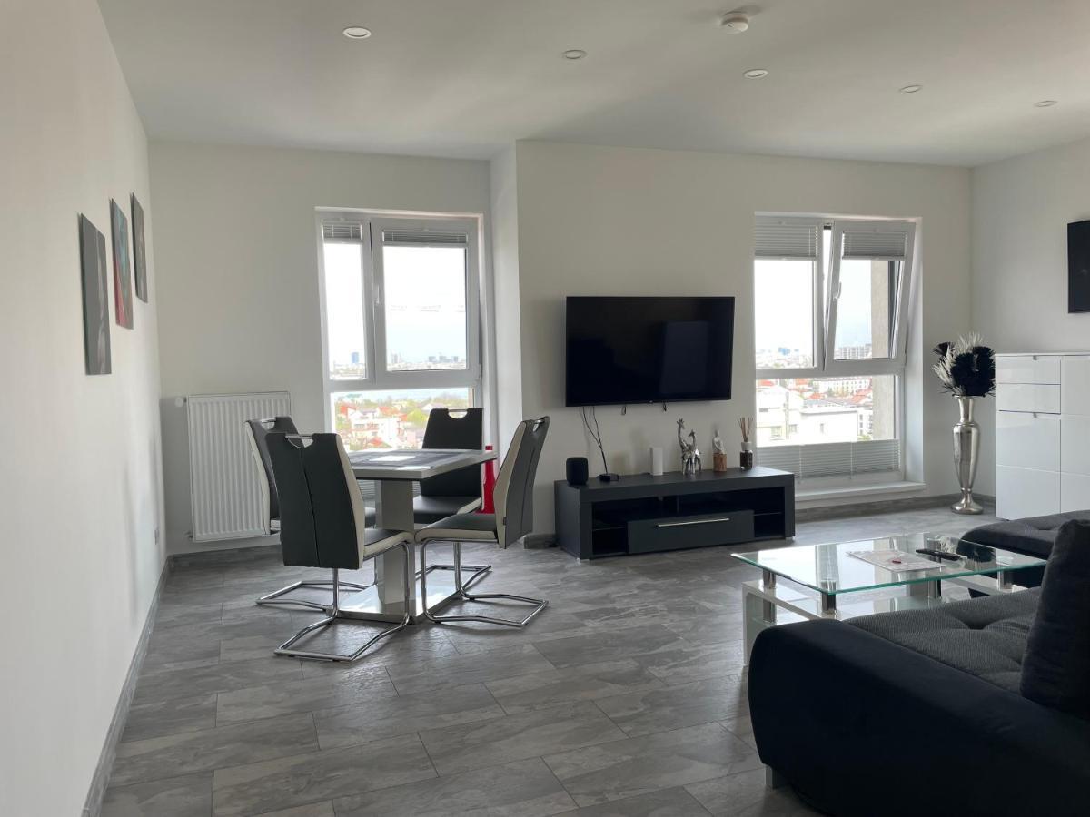 Marvelous 4 Penthouse Rooftop Terrace W14+w15 Apartment *